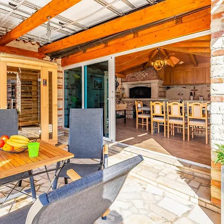 Stunning In With Kitchen *