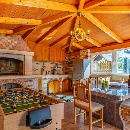 Holiday home Stunning In With Kitchen Medulin