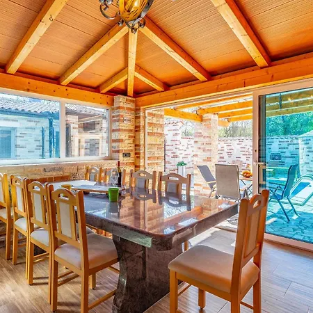 Stunning In With Kitchen